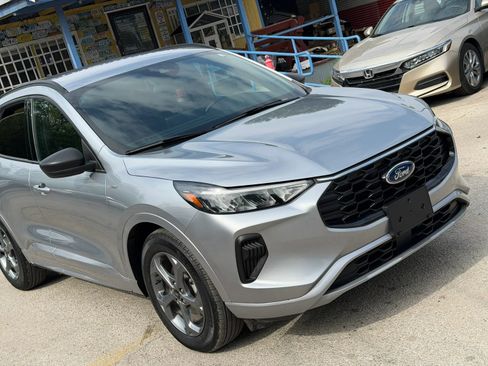 Used 2024 Ford Escape ST-Line w/ Tech Pack #1 FWD image 5