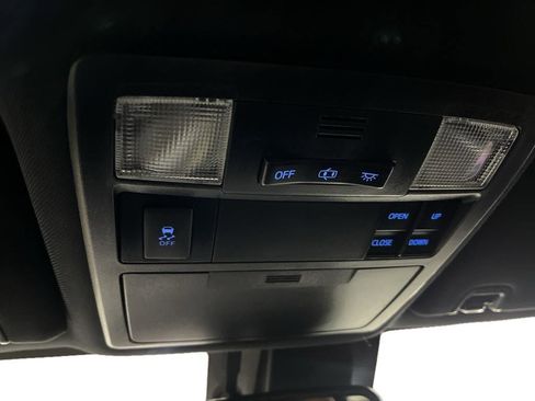 Used 2019 Toyota Tacoma Limited AWD/4WD image 14