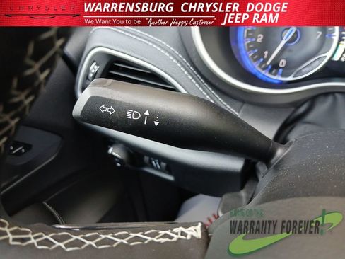 New 2026 Chrysler Pacifica Select image 19