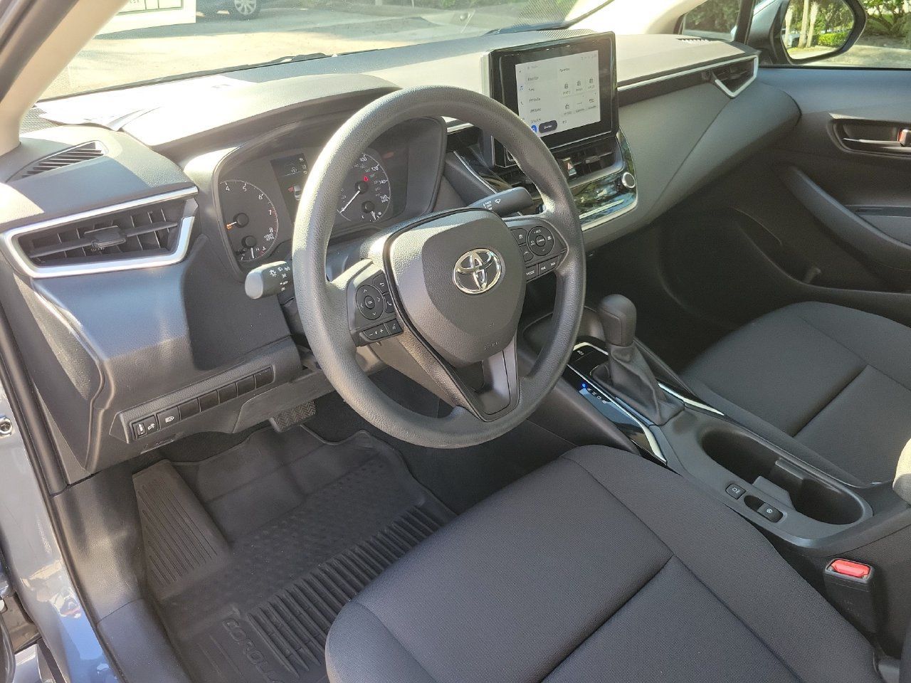 Used 2023 Toyota Corolla LE FWD image 15
