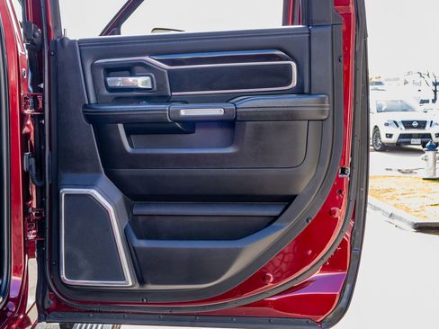 Used 2019 RAM 3500 Laramie image 39