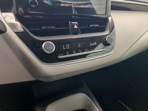 Used 2024 Toyota Corolla LE FWD image 24
