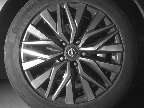 Used 2025 Nissan Altima 2.5 SV FWD image 13