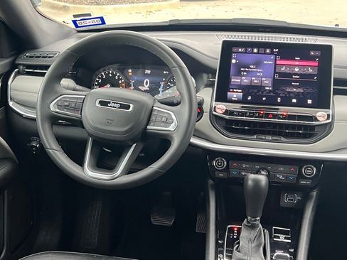 Used 2023 Jeep Compass Limited image 19