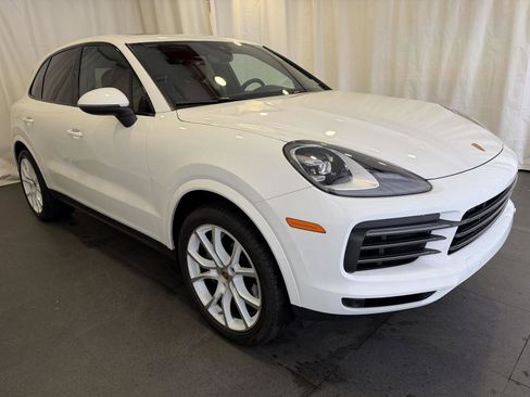 Used 2023 Porsche Cayenne Platinum Edition image 7