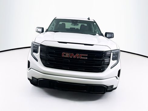 Used 2024 GMC Sierra 1500 Elevation image 2