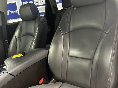 Used 2019 Buick Enclave Essence FWD image 13