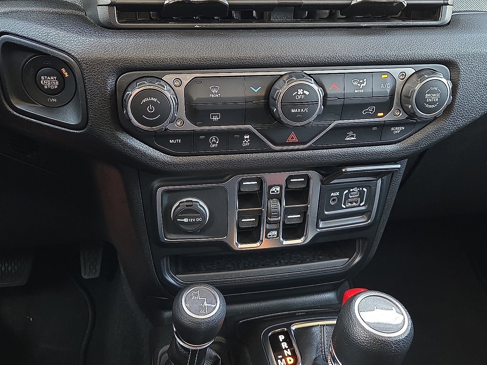 Used 2024 Jeep Wrangler Unlimited Sport AWD/4WD image 18