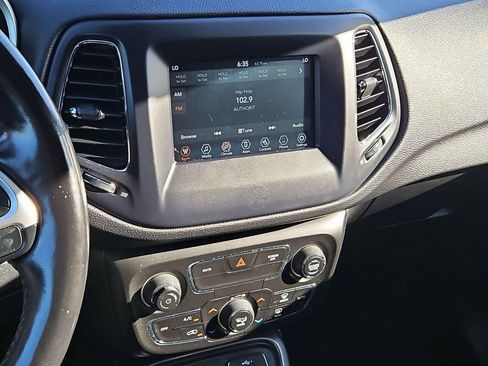 Used 2021 Jeep Compass Sport image 17