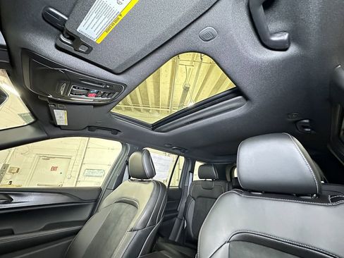 New 2025 Jeep Grand Cherokee Laredo image 21