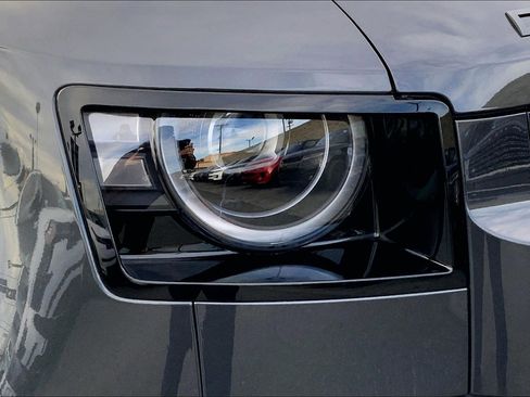 New 2026 Land Rover Defender 110 X-Dynamic SE image 16