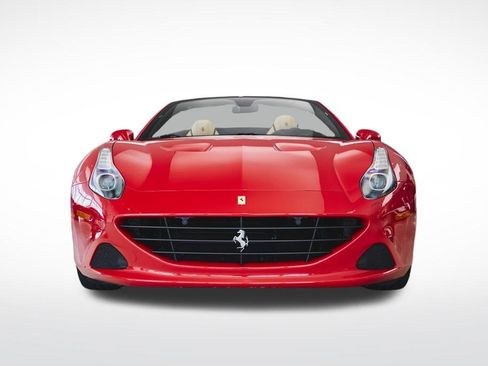 Used 2017 Ferrari California T image 6