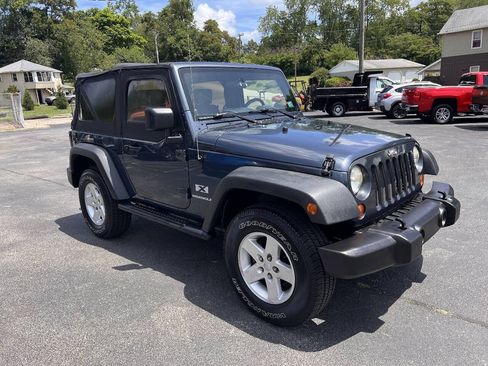 Used 2008 Jeep Wrangler X AWD/4WD image 3