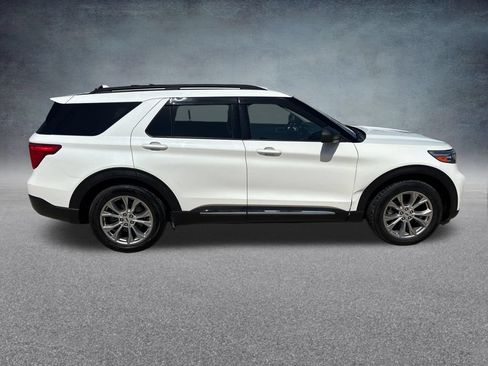 Used 2020 Ford Explorer XLT w/ Equipment Group 202A RWD image 7