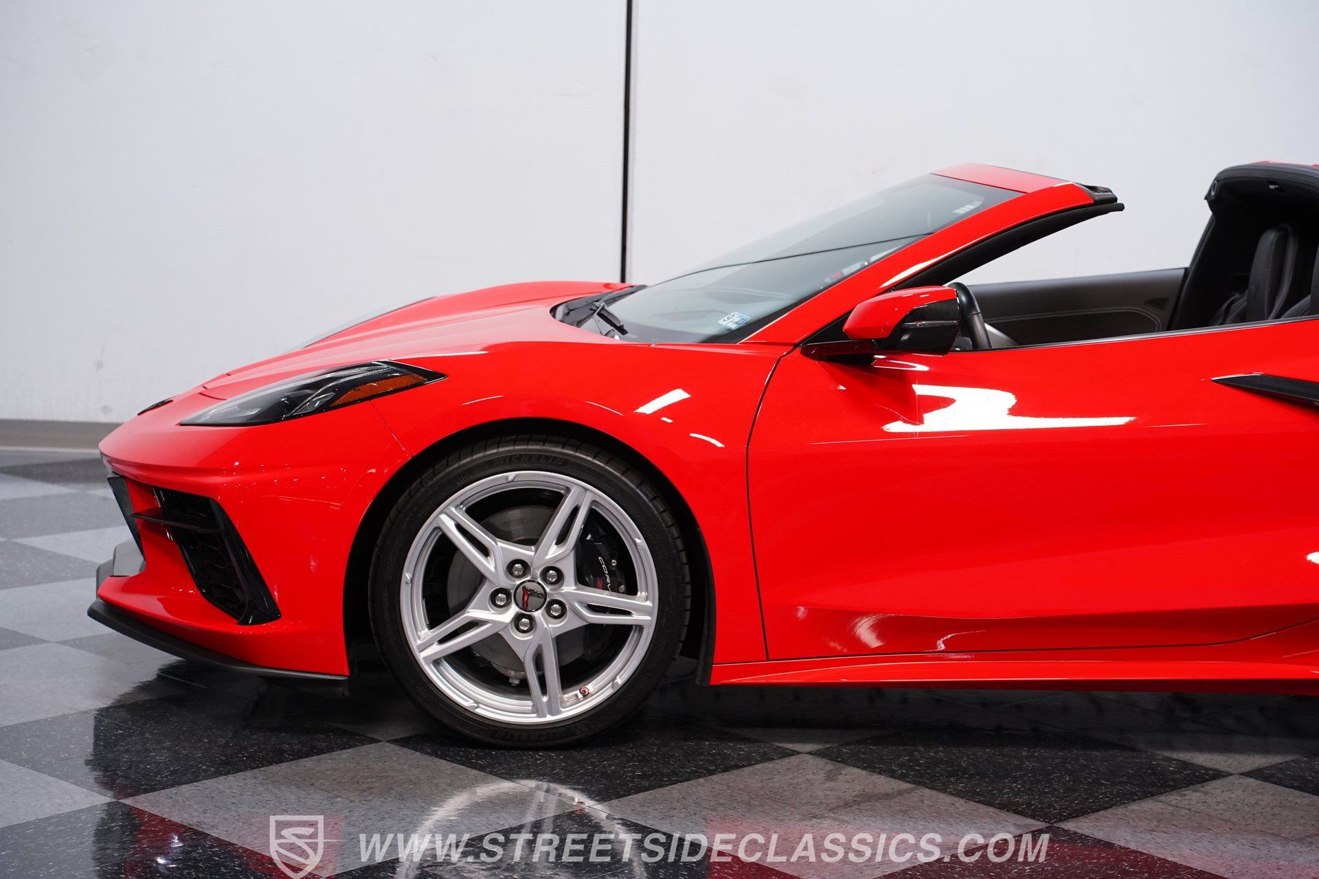 Used 2021 Chevrolet Corvette Stingray Preferred Cpe w/ Z51 Performance Package RWD image 20