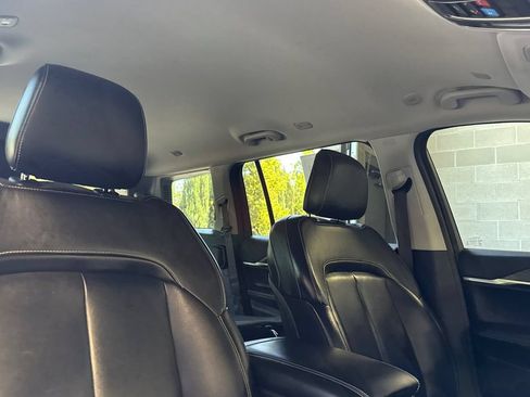 Used 2022 Jeep Grand Cherokee L Limited AWD/4WD image 19