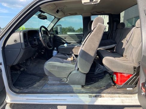 Used 2006 Chevrolet Silverado 2500 LT AWD/4WD image 6