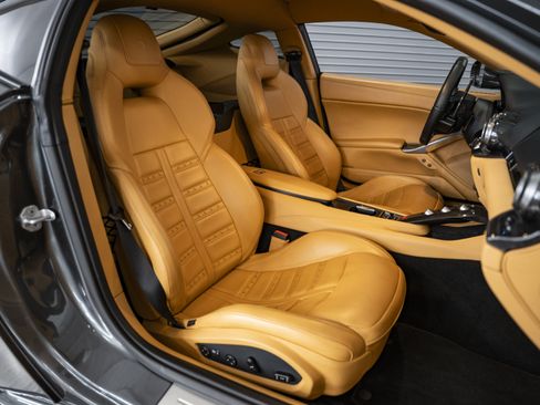 Used 2014 Ferrari F12 Berlinetta RWD image 27