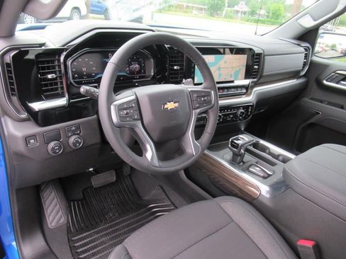 New 2025 Chevrolet Silverado 1500 LT image 16