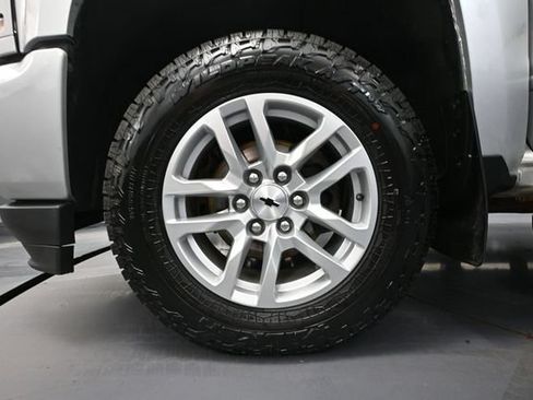 Used 2018 Chevrolet Silverado 1500 LT w/ All Star Edition AWD/4WD image 18