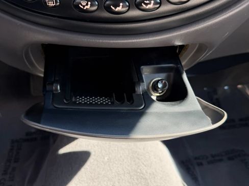 Used 1999 Ford Taurus SE FWD image 23