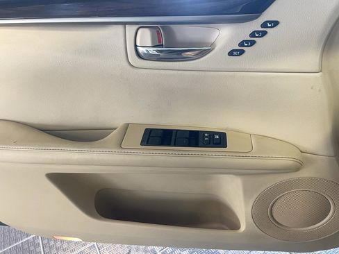 Used 2014 Lexus ES 350 w/ Premium Package image 9