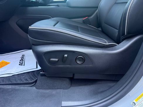 Used 2025 Chevrolet Silverado EV LT AWD/4WD image 28