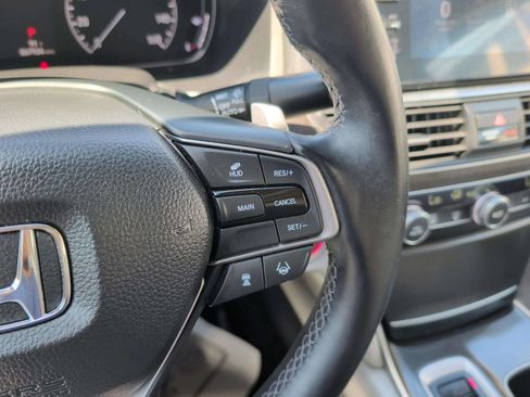 Used 2018 Honda Accord Touring image 22