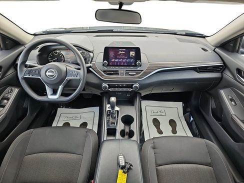 Used 2025 Nissan Altima 2.5 SV image 12