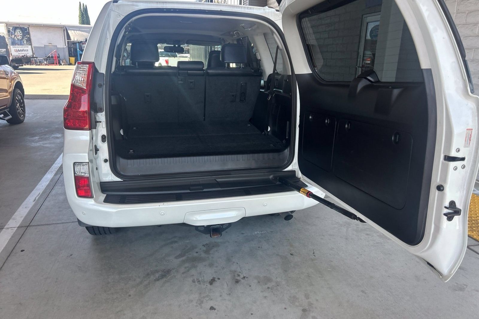 Used 2013 Lexus GX 460 w/ Convenience Pkg AWD/4WD image 39