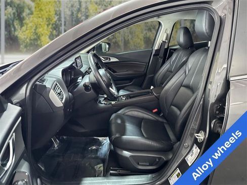 Used 2018 MAZDA MAZDA3 Touring image 9