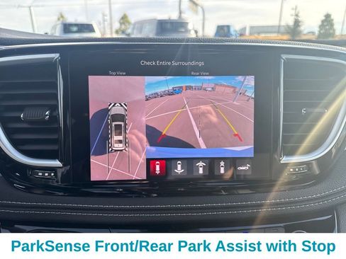 New 2026 Chrysler Pacifica Limited image 19