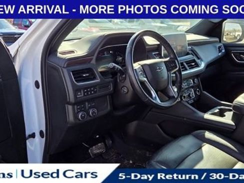 Used 2022 Chevrolet Suburban Z71 w/ Luxury Package image 3