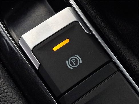 Used 2024 Volkswagen Tiguan SE R-Line image 26