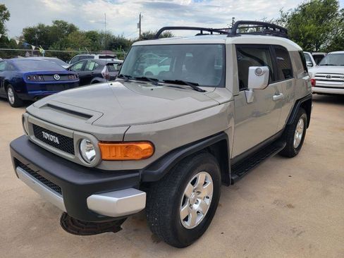 Used 2008 Toyota FJ Cruiser 2WD image 6