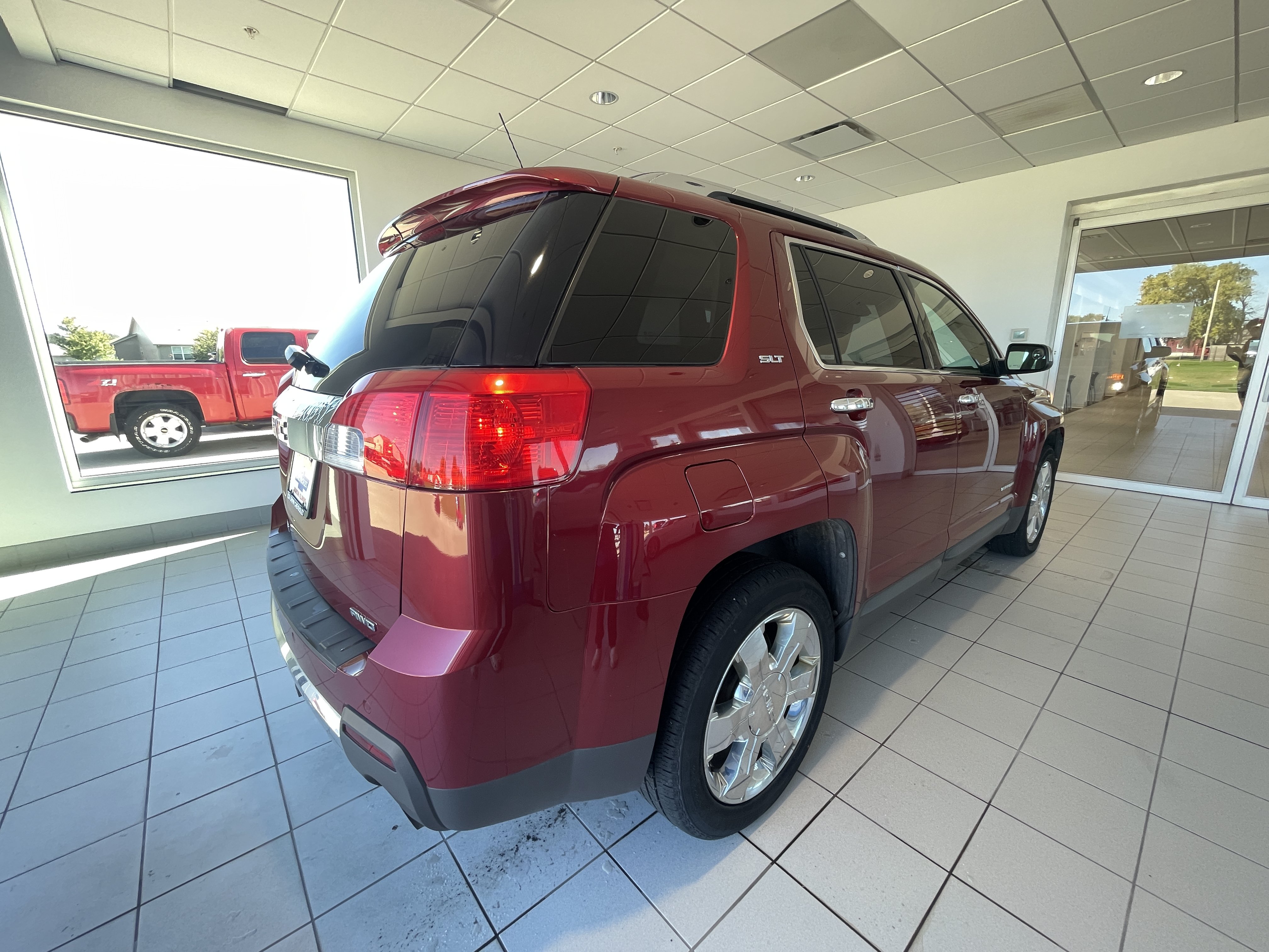 Used 2010 GMC Terrain SLT AWD/4WD image 7