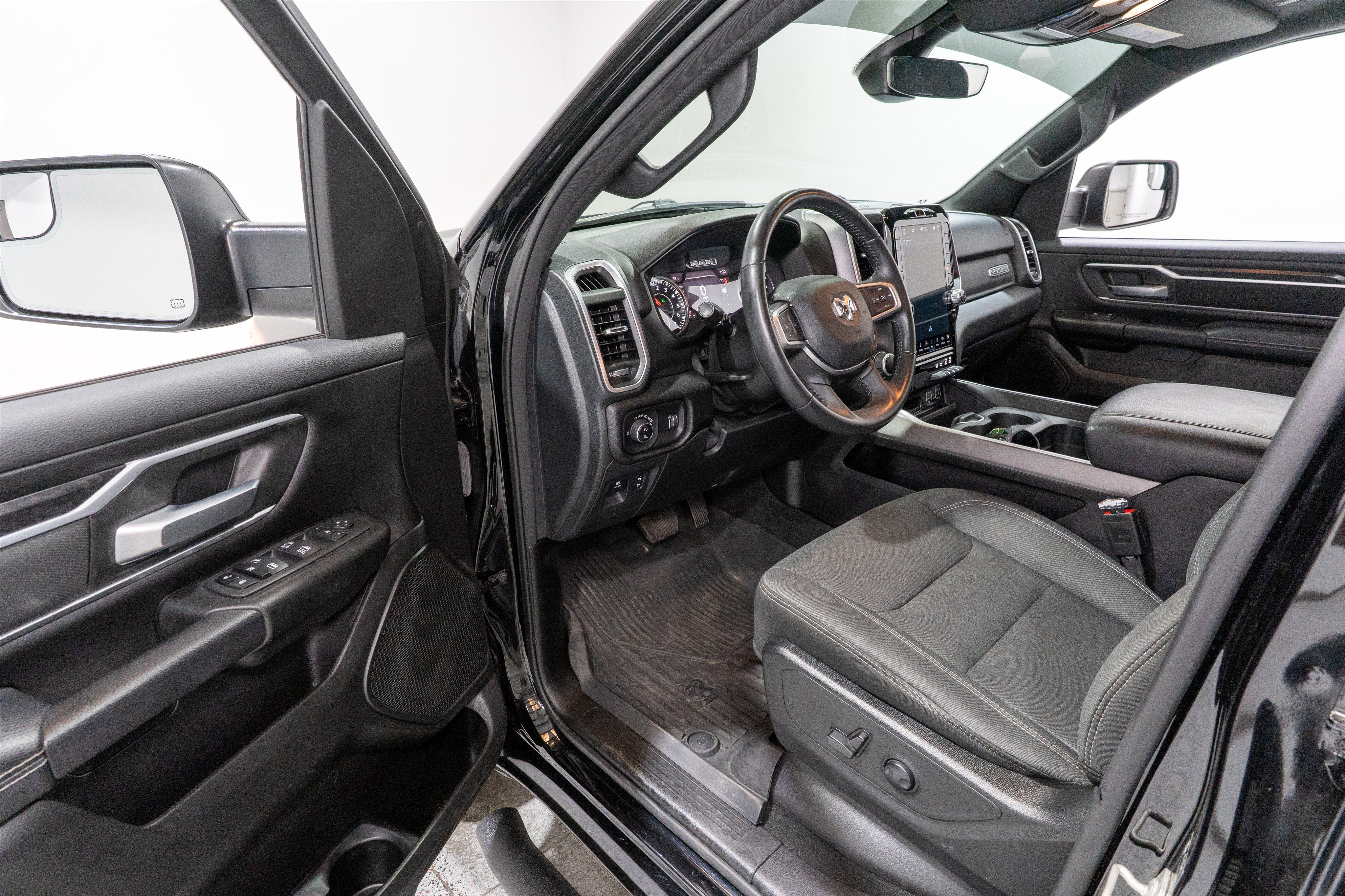 Used 2023 RAM 1500 Big Horn AWD/4WD image 14