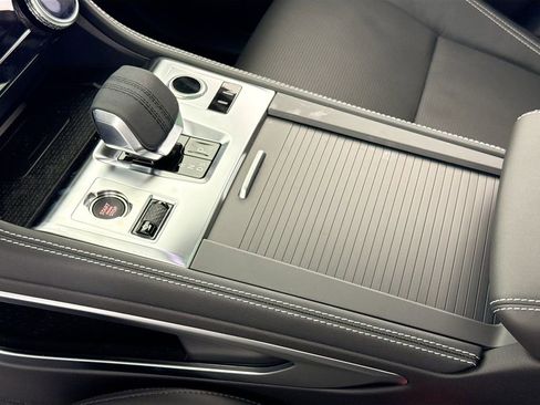 Used 2025 Jaguar F-PACE R-Dynamic S image 21