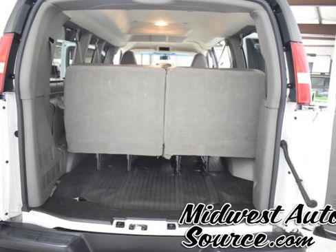 Used 2018 Chevrolet Express 2500 LS w/ Driver Convenience Package RWD image 23