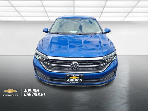 Used 2024 Volkswagen Jetta SE FWD image 8