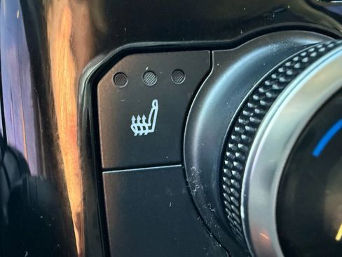 Used 2021 Toyota Highlander XLE image 22