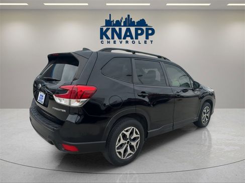 Used 2019 Subaru Forester Premium image 5