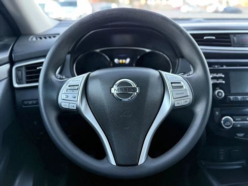 Used 2016 Nissan Rogue SV image 23