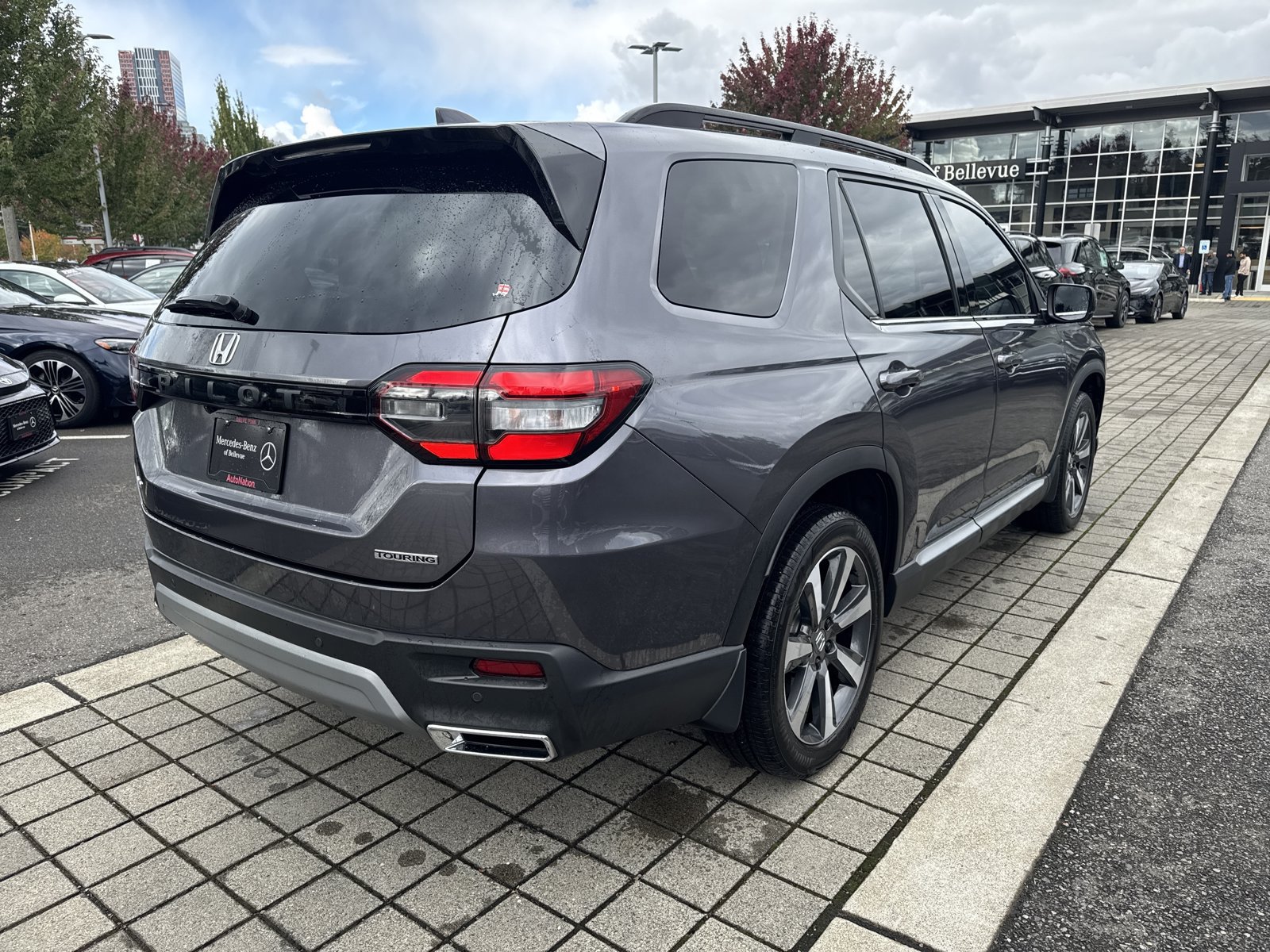 Used 2023 Honda Pilot Touring image 5