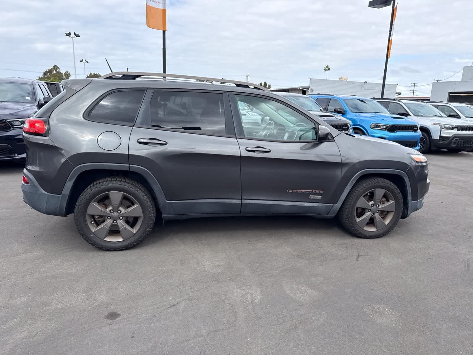 Used 2017 Jeep Cherokee 75th Anniversary FWD image 11