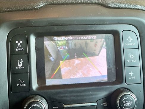 Used 2020 Jeep Renegade Sport FWD image 13