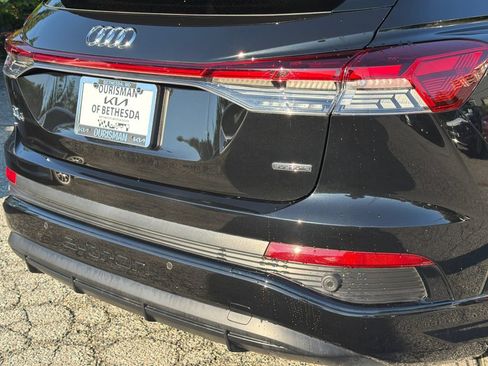 Used 2024 Audi Q4 e-tron Premium w/ Convenience Package AWD/4WD image 5