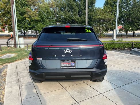 Used 2024 Hyundai Kona SE FWD image 12