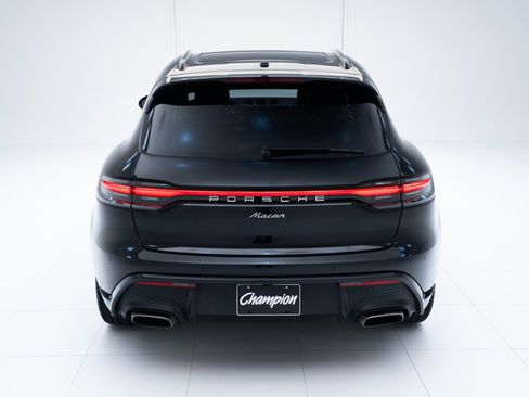 Certified 2025 Porsche Macan image 10