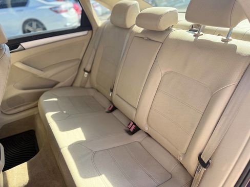 Used 2013 Volkswagen Passat 2.5 SE image 13